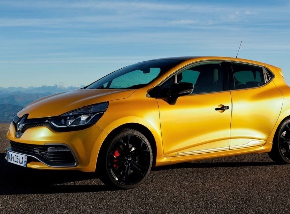 Nowe coupé Renault na oponach Dunlop