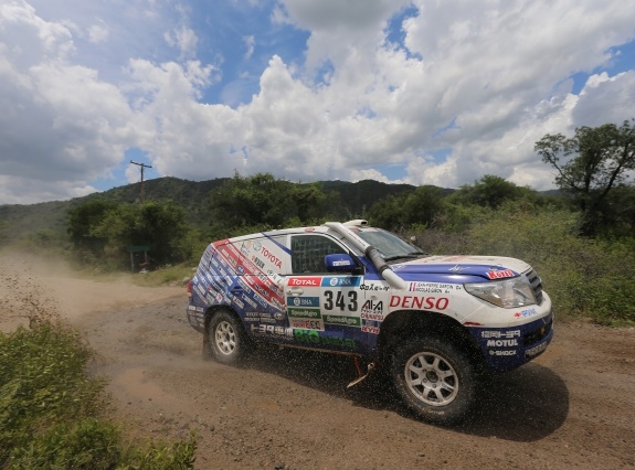 Dakar 2016: Sukces KYB i Toyota Auto Body