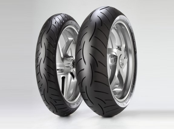 MOTORRAD nagradza METZELER ROADTEC Z8 INTERACT™