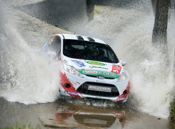 Castrol EDGE Fiesta Trophy na półmetku