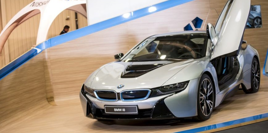 Polacy w 2015 zamówili 5,5 tys. hybryd i chcą więcej (+film)