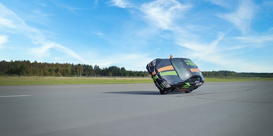 Nokian Tyres i Vianor biją rekord prędkości na... dwóch kołach (+film)