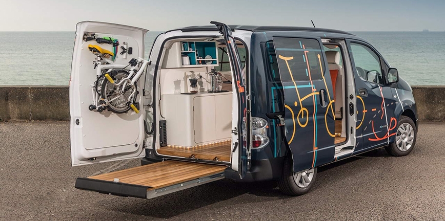 Mobilne biuro w elektrycznym aucie Nissana (+video)