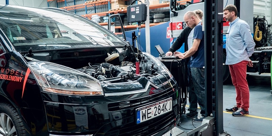 Morawiecki: Polska wyprzedzi Czechy w przemyśle motoryzacyjnym