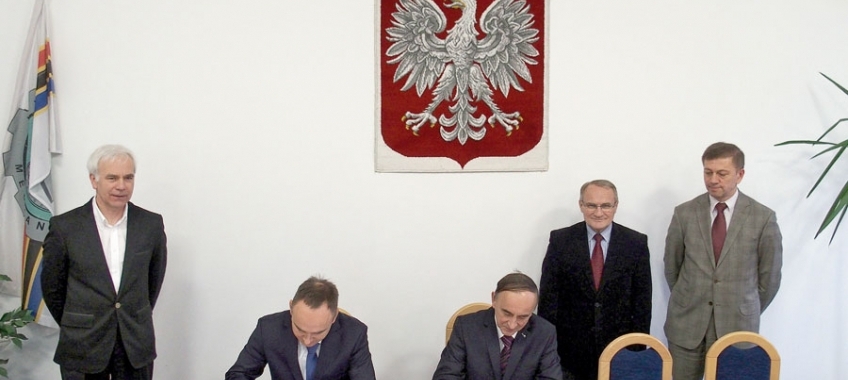 Hella rozpoczyna współpracę z WAT