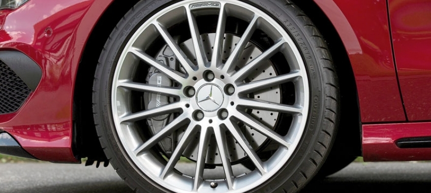 Mercedes-AMG wybiera Dunlopa
