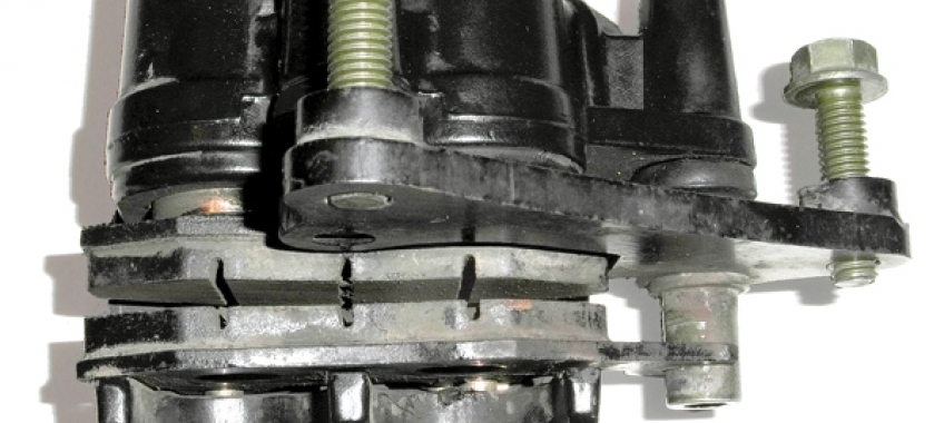Hamulce tarczowe niesymetryczne w motocyklach