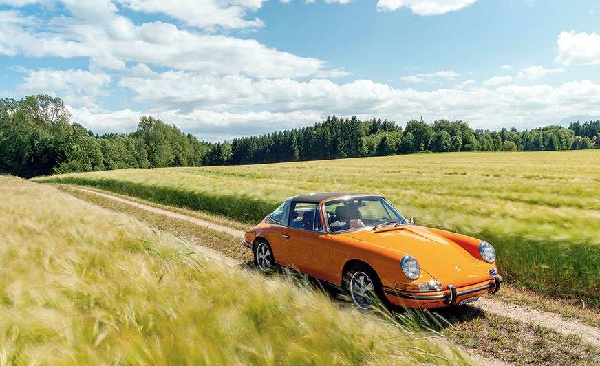 Pomarańczowy majstersztyk – renowacja klasycznego samochodu