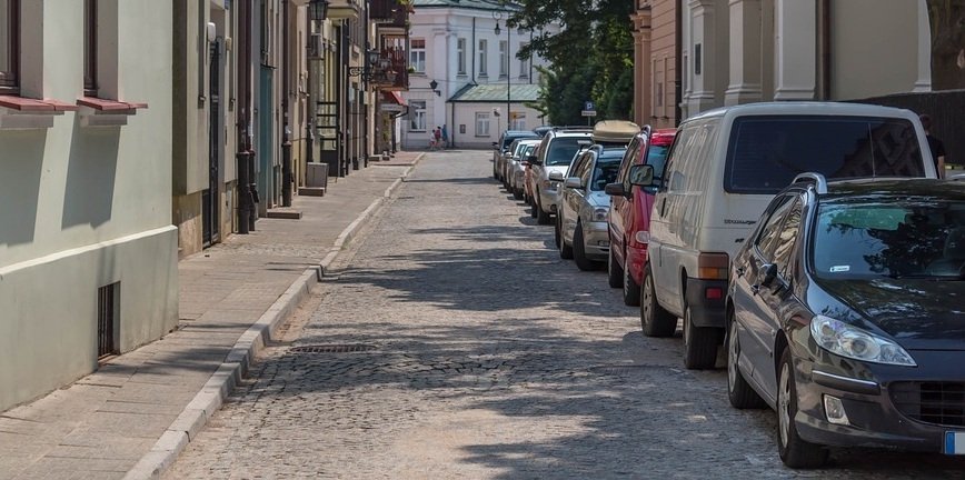 Liczba aut w posiadaniu Polaków rośnie. Podobnie jak zatrudnienie w motoryzacji