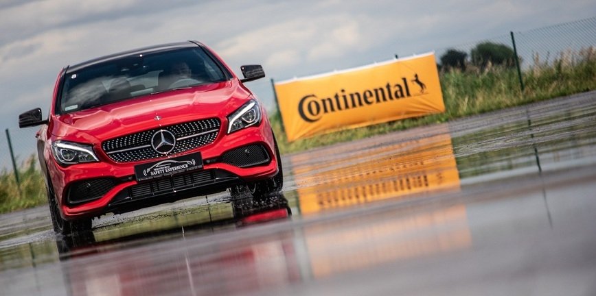 Continental partnerem cyklu szkoleń bezpiecznej jazdy Mercedes-Benz Safety Experience