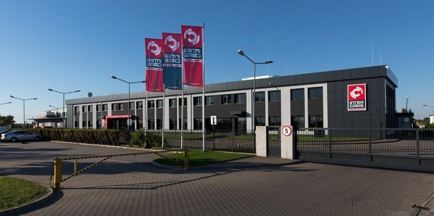Inter Cars modernizuje siedzibę i dodaje energii