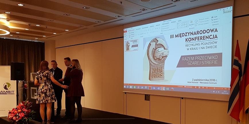 Rozmowy o recyklingu w Warszawie.
