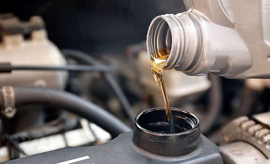 Wymiana oleju silnikowego – zacznijmy od podstaw