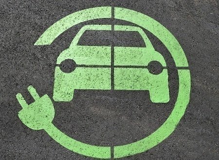 Czy Polacy chcą aut elektrycznych na drogach? [WYNIKI BADAŃ]