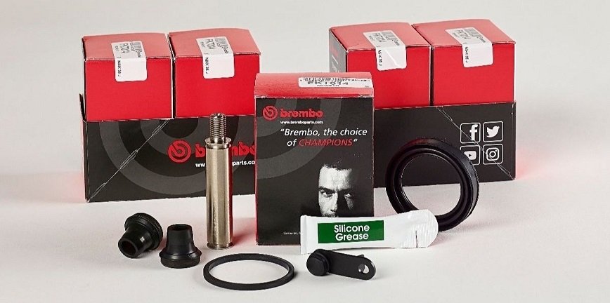 Nowe zestawy naprawcze zacisków hamulcowych Brembo