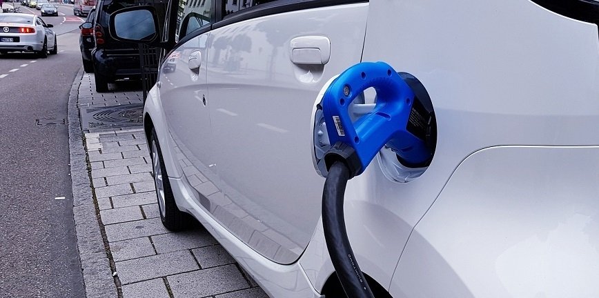 Zakup elektryka nie jest jeszcze opłacalny? Oszczędności z jazdy nie rekompensują zakupu?