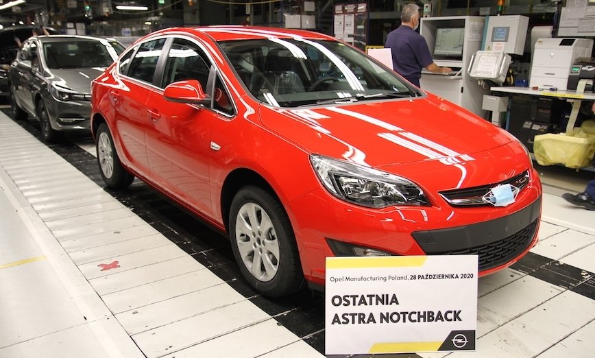 Opel w Gliwicach zakończył produkcję Astry Sedan czwartej generacji