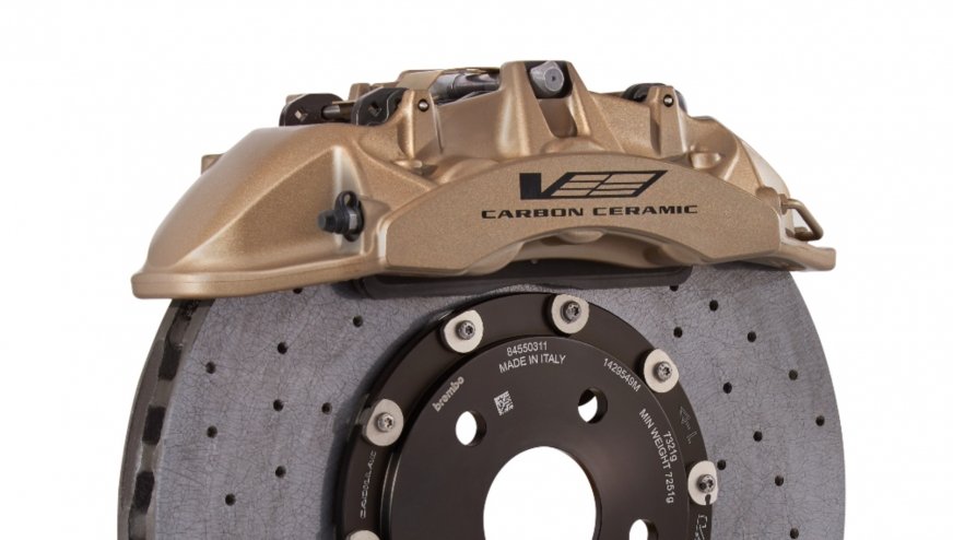 Karbonowo-ceramiczne hamulce w Cadillacu CT4-V/CT5-V Blackwing