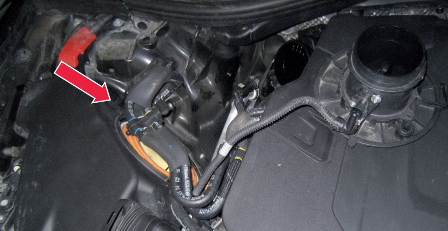 Błędny montaż wkładu filtra powietrza w kilku silnikach Audi