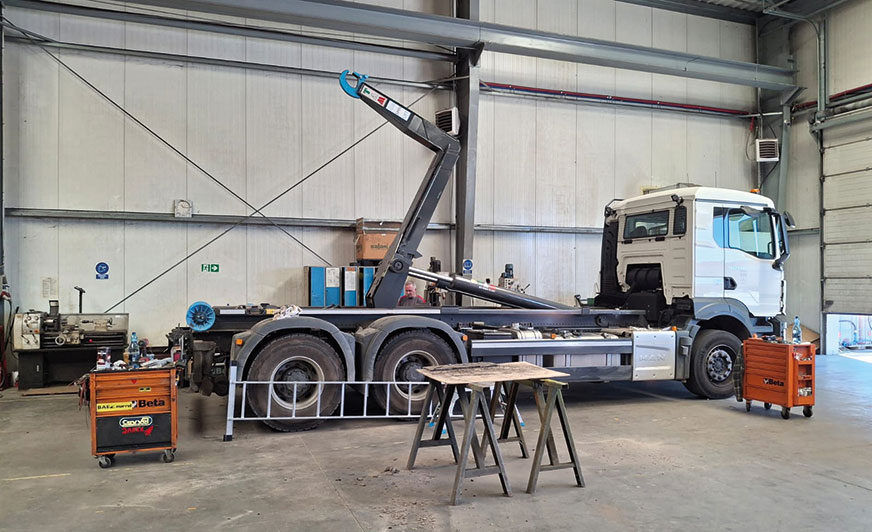 Warsztat przyjazny pojazdom specjalnym.