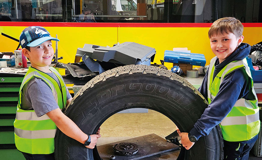 Czego możemy się nauczyć od Szwajcarów, gdy brakuje kadr?