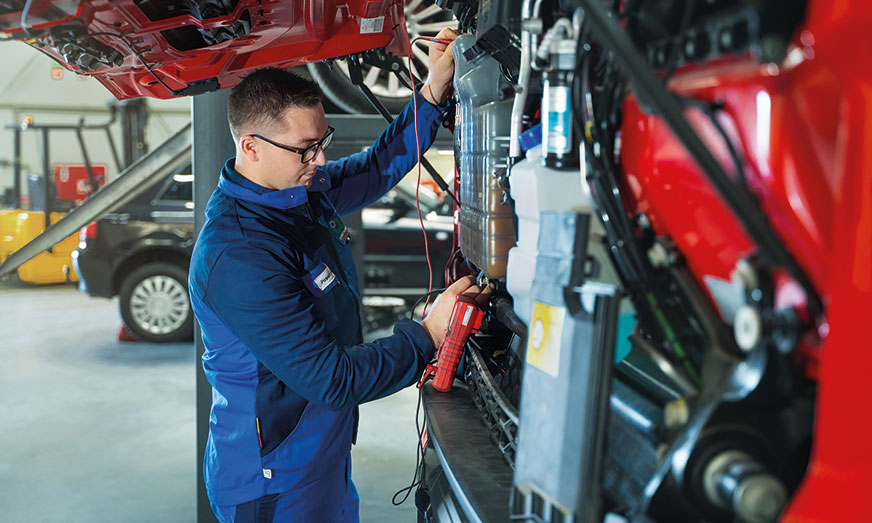 W co wyposażyć warsztat, gdy chcemy serwisować ciężarówki z napędami 4×4, 6×6 i 8×8?