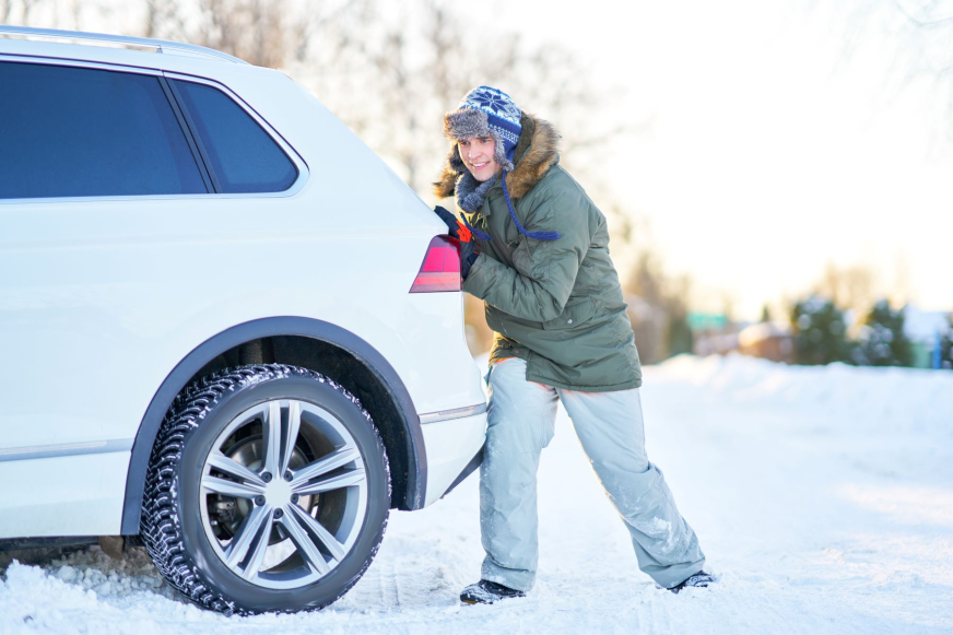 Najczęstsze usterki aut zimą: które podzespoły zawodzą najczęściej i dlaczego?