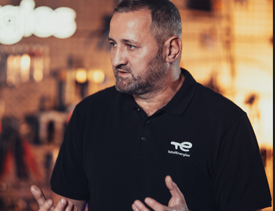 Olej czarny jak smoła