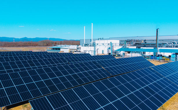 TMD Friction zazielenia swoje fabryki