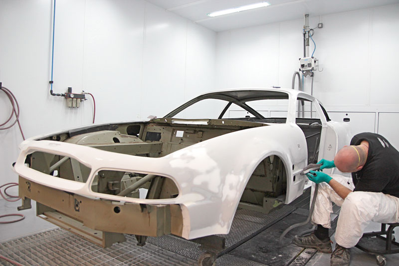 Przykład instalacji marki MINDEN w centrali odbudowy i reperacji karoserii samochodów… Aston Martin (Newport). 